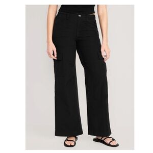 Mid rise Cargo Pants NWT Medium